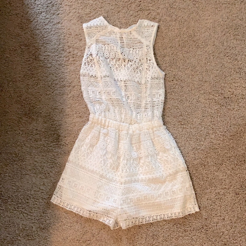 Abercrombie & Fitch white lace jumpsuit shorts XS